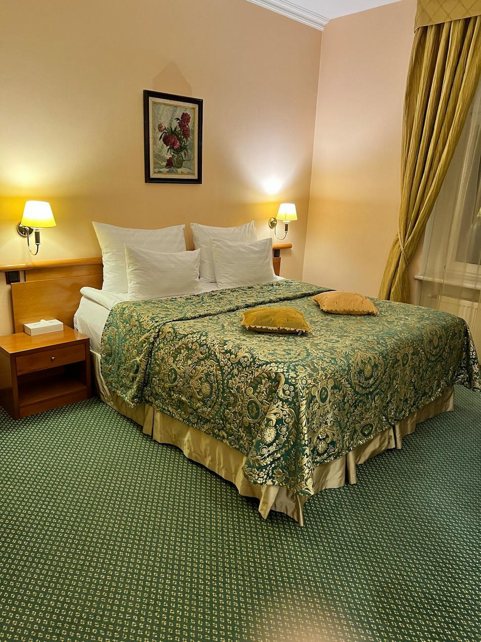 Deluxe King Room